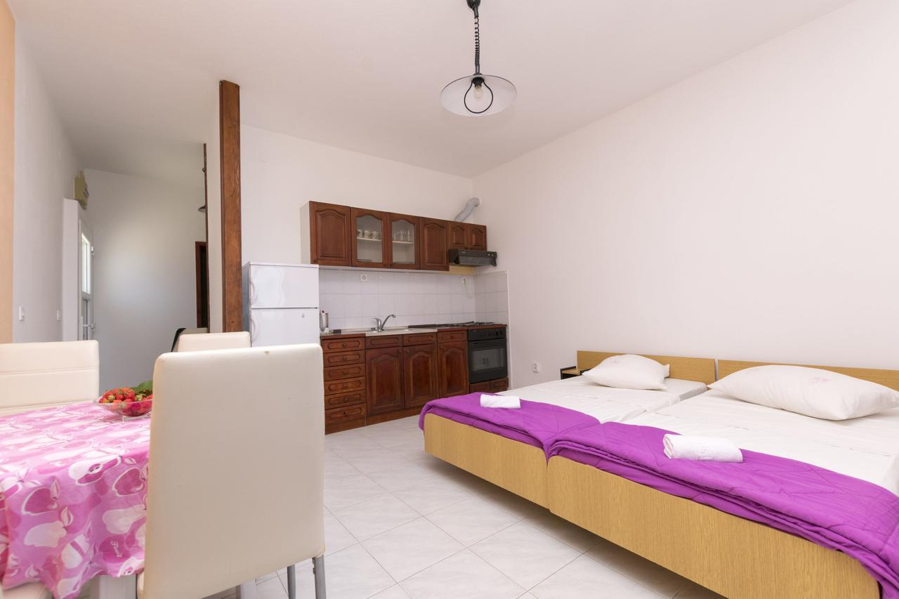 Apartments A Cappella Music ล็อควา โรโกซนิตซา ภายนอก รูปภาพ